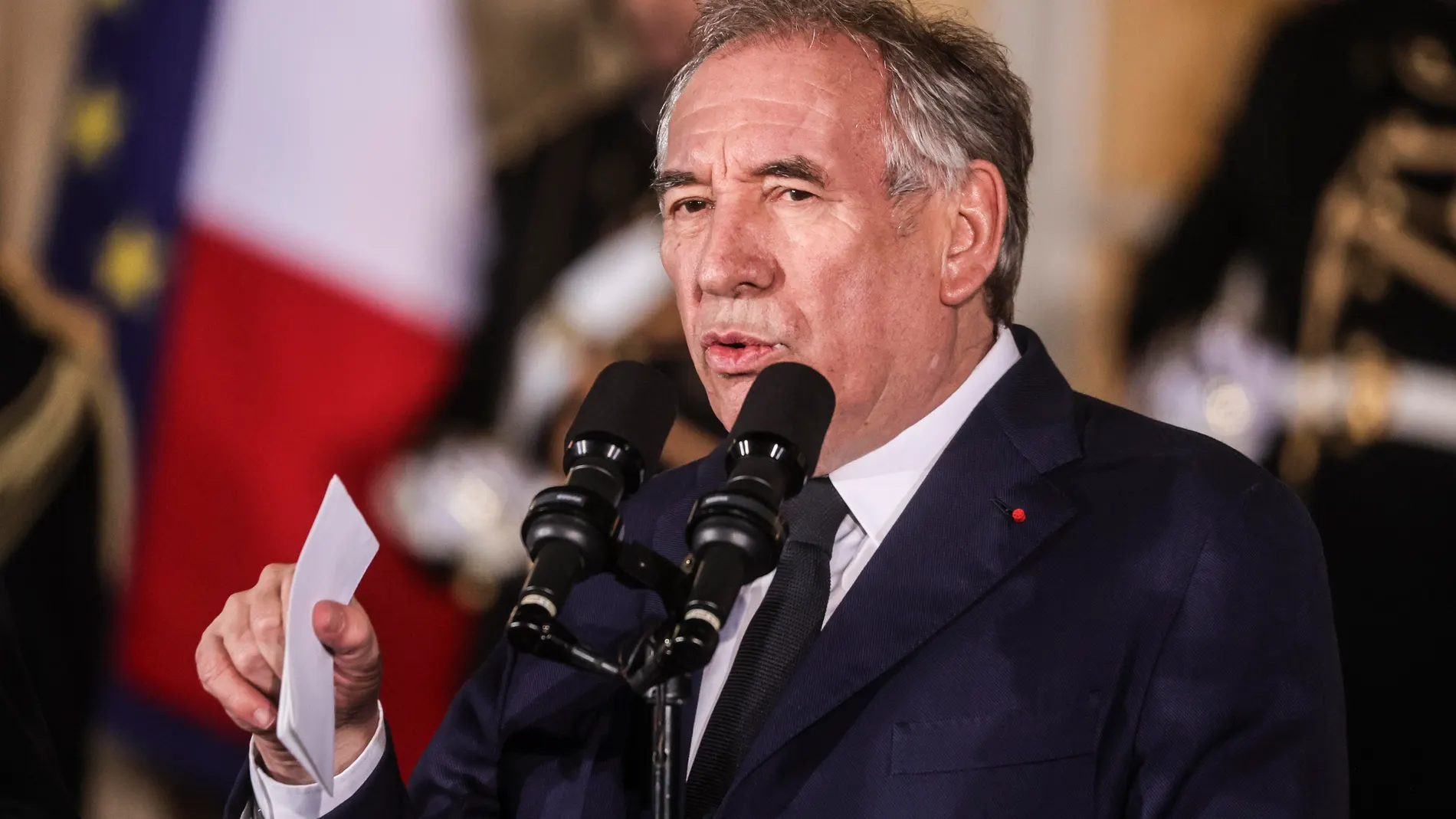Paris (France), 13/12/2024.- France's newly appointed Prime Minister Francois Bayrou delivers a speech during the handover ceremony at the Hotel Matignon in Paris, France, 13 December 2024. French President Macron named Francois Bayrou as the country's new prime minister on 13 December 2024. The appointment follows premier Michel Barnier's resignation after a no-confidence vote in the National Assembly on 04 December 2024. (Francia) EFE/EPA/TERESA SUAREZ