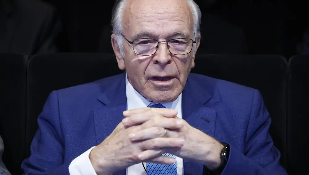 Economía.- Isidro Fainé es reelegido vicepresidente de la Real Academia de Ciencias Económicas y Financieras