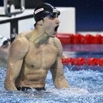 Carles Coll celebra su corona mundial en los 200 braza