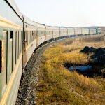 Rusia es de largo el país más grande del mundo por su enorme extensión que abarca parte de Europa y Asia, y una de las formas de cruzar el territorio ruso es con el Tren Transiberiano