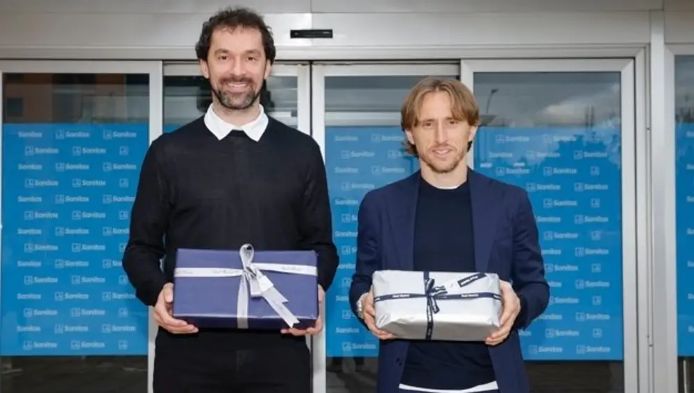 Llull y Modric visitaron a niños ingresados en hospitales