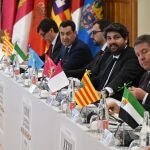 Moreno reclama ante Pedro Sánchez la revisión "urgente" de la financiación y no negociarla de foma bilateral