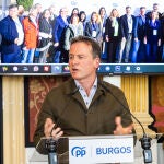 El presidente del PP de Burgos, Borja Suárez, durante su intervención en el Comité Ejecutivo y Junta Directiva Provincial