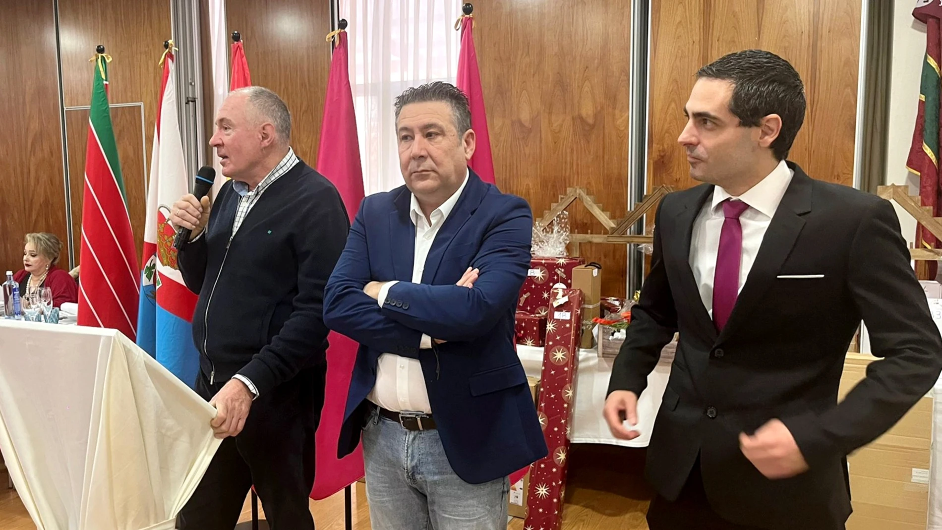 El secretario general, Luis Mariano Santos, el vicesecretario, Eduardo López Sendino y el presidente, el salmantino Carlos Javier Salgado, en la tradicional comida de Navidad de UPL