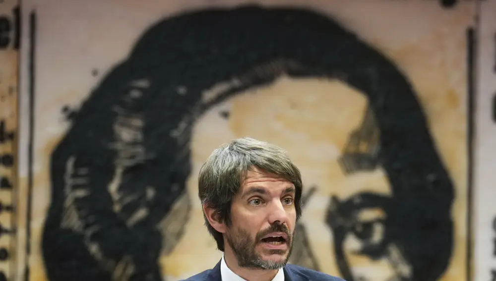El ministro de Cultura, Ernest Urtasun, comparece en la Comisión de Cultura del Senado para informar sobre el balance y perspectivas en el primer año en su departamento.