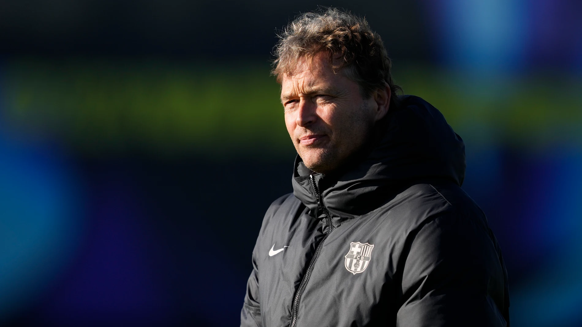BARCELONA, 14/12/2024.- El entrenador asistente Marcus Sorg, que dirigirá el partido de mañana por la sanción de Hansi Flick, durante el entrenamiento realizado este sábado en la Ciudad Deportiva Joan Gamper para preparar el partido de Liga que disputa mañana ante el Leganés. EFE/Alejandro García