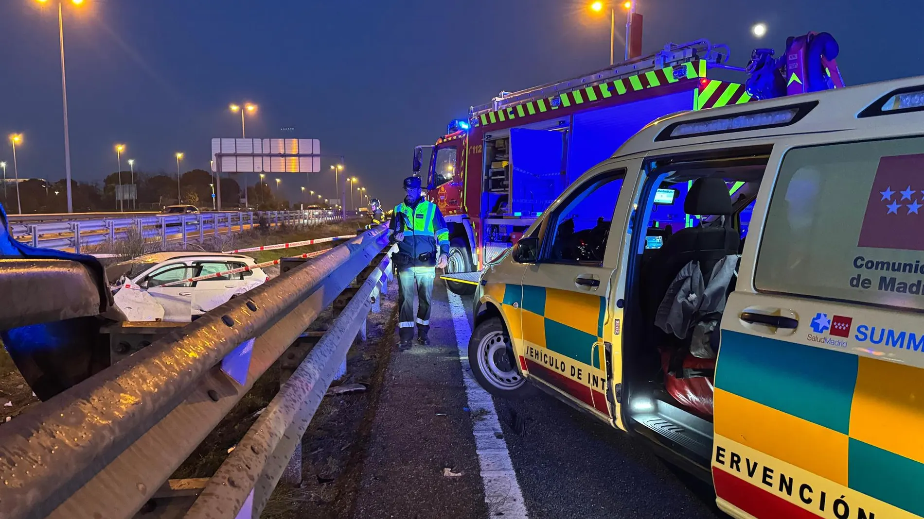 MADRID.-En estado grave un hombre atropellado en la M-50 tras salir de su coche por un accidente previo