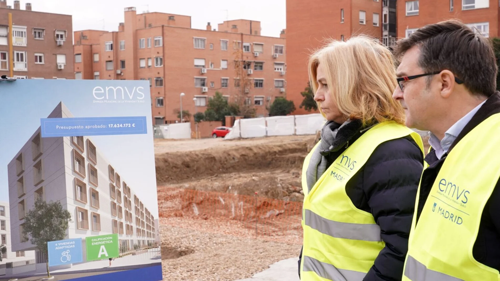La vicealcaldesa, Inma Sanz, y el delegado de Vivienda Álvaro González