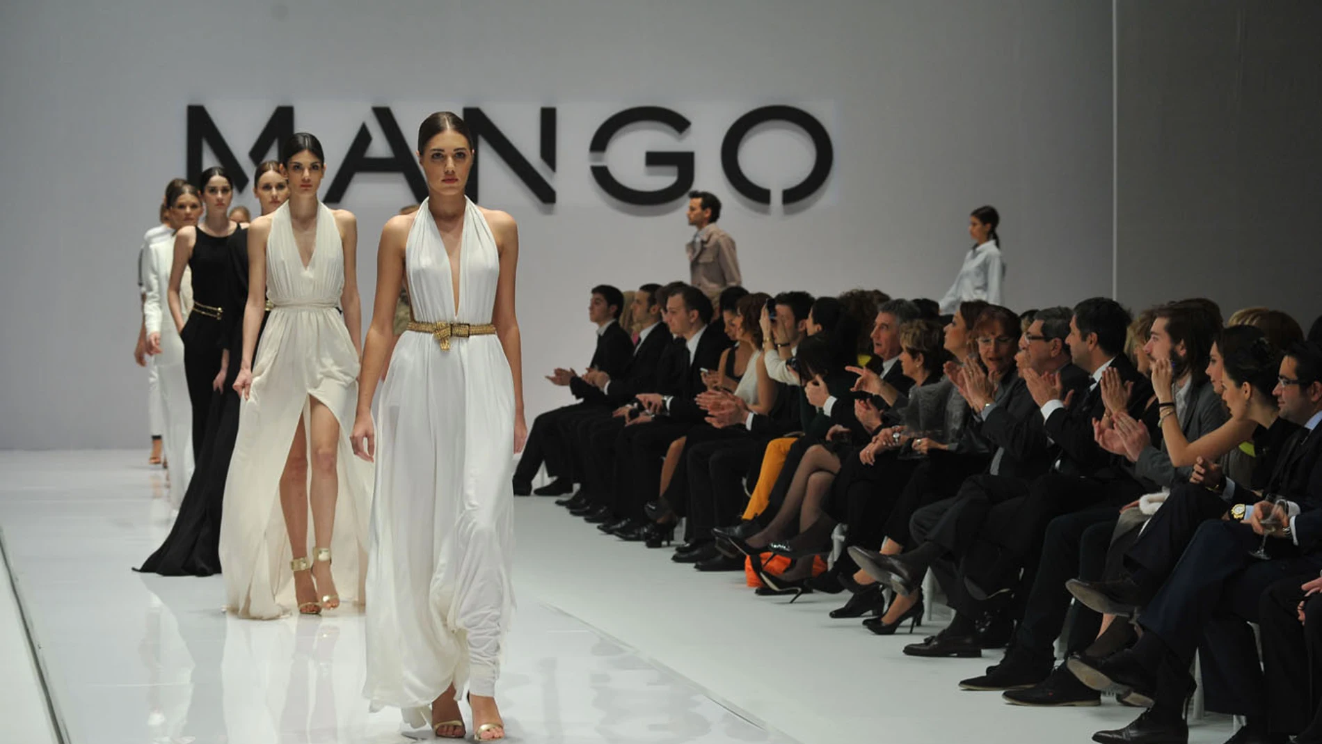 Desfile de la firma Mango