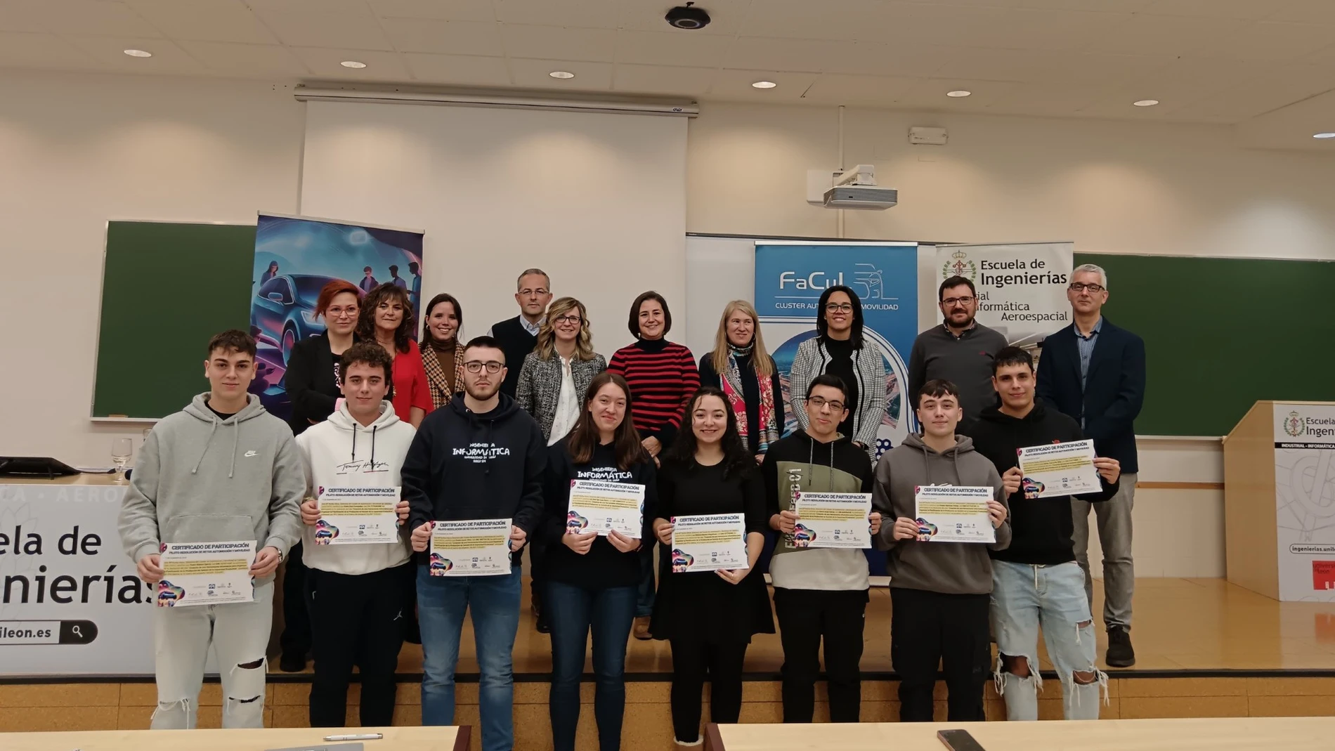 Estudiantes y profesores de la Universidad de León en el reto planteado por FACyL