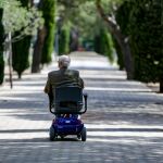 Cataluña acumula más de un año de retraso en valorar los grados de dependencia
