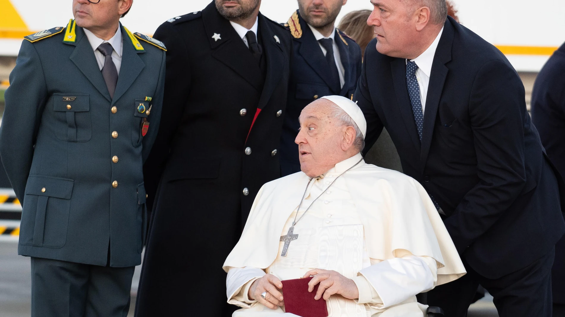 Rome (Italy), 15/12/2024.- Pope Francis prepares to board a plane for a one-day trip to the French island of Corsica, at Rome Fiumicino airport in Rome, Italy, 15 December 2024. During his first papal visit to Corsica, Pope Francis will attend a Conference on Popular Religiosity in the Mediterranean, meet with the clergy and religious of the island, and preside over Holy Mass. (Papa, Italia, Roma) EFE/EPA/TELENEWS