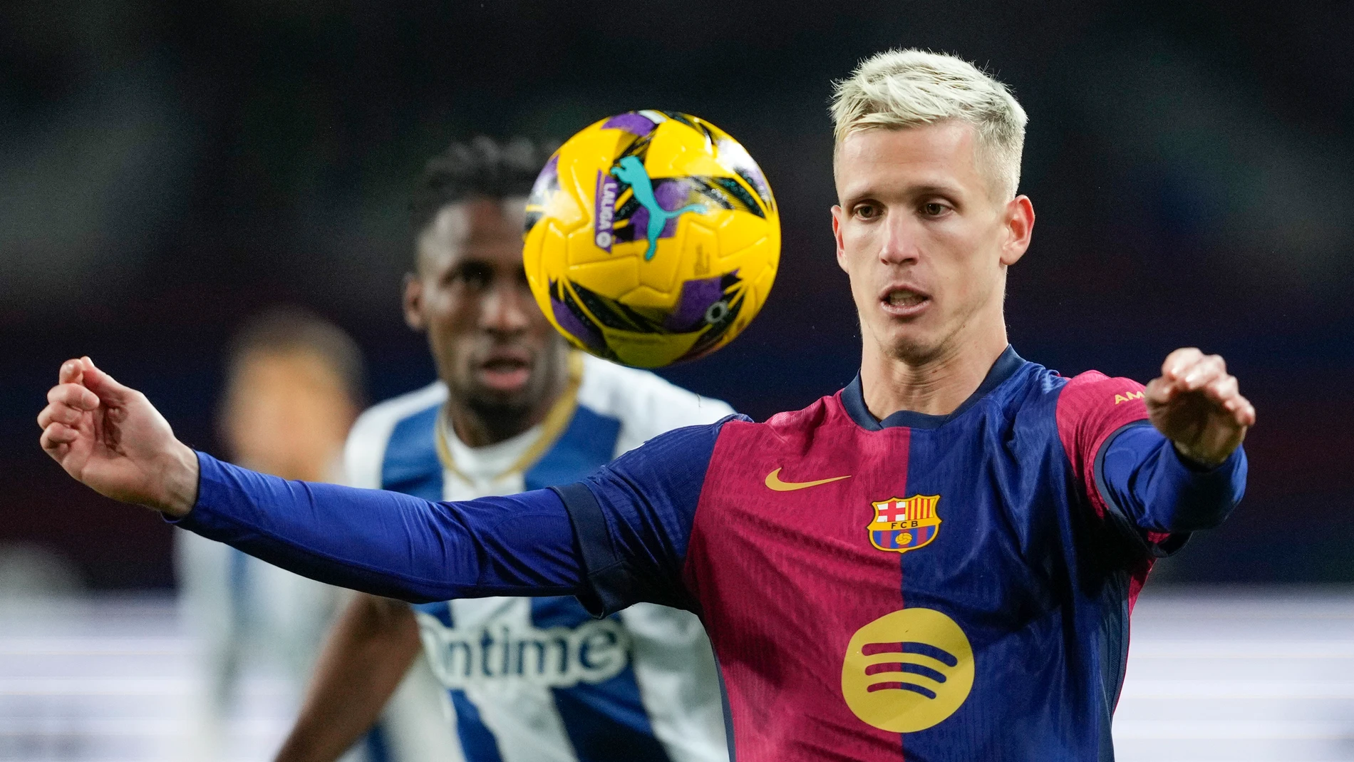 BARCELONA, 15/12/2024.- El delantero del FC Barcelona Dani Olmo, durante el partido de la jornada 17 de LaLiga que FC Barcelona y CD Leganés disputan este domingo en el estadio Lluís Companys, en Barcelona. EFE/ Alejandro García