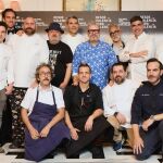 De izda. a dcha, Marcos Pérez, Hugo Muñoz, Sacha Hormaechea, Roncero, Chicote, Sergi Arola, Freixa y Abraham García. En primera fila, Diego Guerrero, Dabiz Muñoz, Ricardo Vélez y Sandoval. Con ellos, Friedrich Von Schönburg, director del Villa Magna