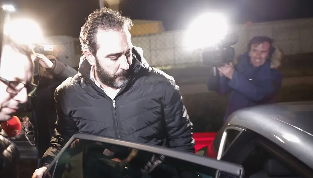 El empresario Víctor de Aldama, sale en libertad de la cárcel de Soto del Real.