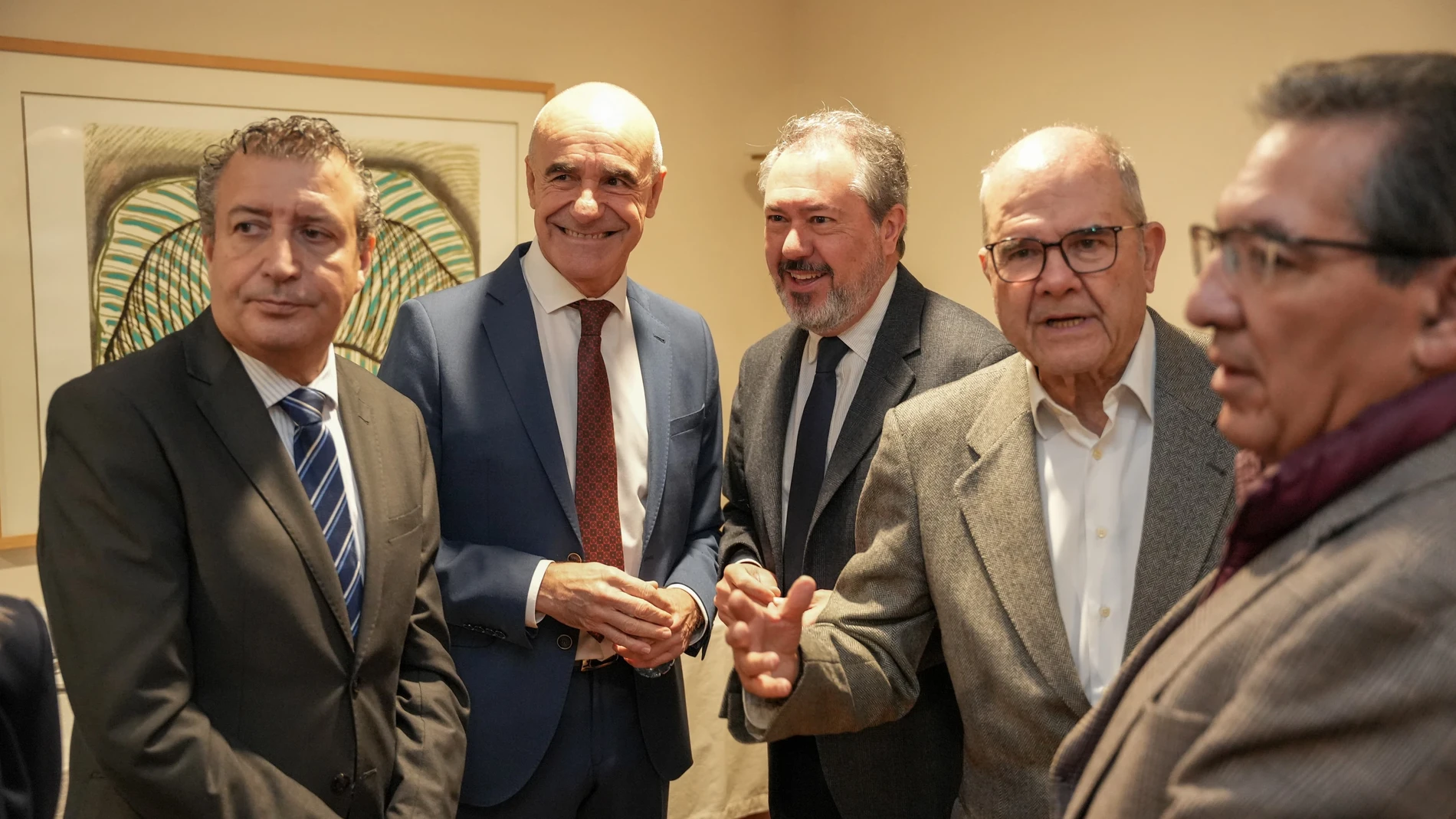 El secretario general del PSOE-A, Juan Espadas (tercero por la izquierda) con Javier Fernández, Antonio Muñoz y Manuel Chaves en un desayuno informativo organizado por Europa Press Andalucía en Sevilla.MARÍA JOSÉ LÓPEZ/EUROPA PRESS16/12/2024