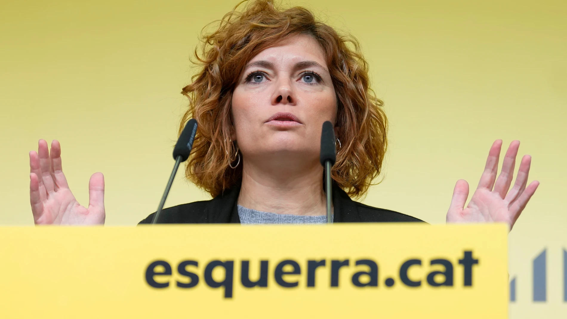 GRAFCAT2030. BARCELONA, 16/12/2024.- La nueva secretaria general de ERC, Elisenda Alamany, durante la rueda de prensa que ha ofrecido este lunes en la que ha avisado al PSOE y al PSC que su partido volverá a "hacerse respetar" y ha enfatizado que si los socialistas quieren el apoyo de los republicanos a los presupuestos estatales y catalanes deberán cumplir los pactos ya suscritos. EFE/Enric Fontcuberta