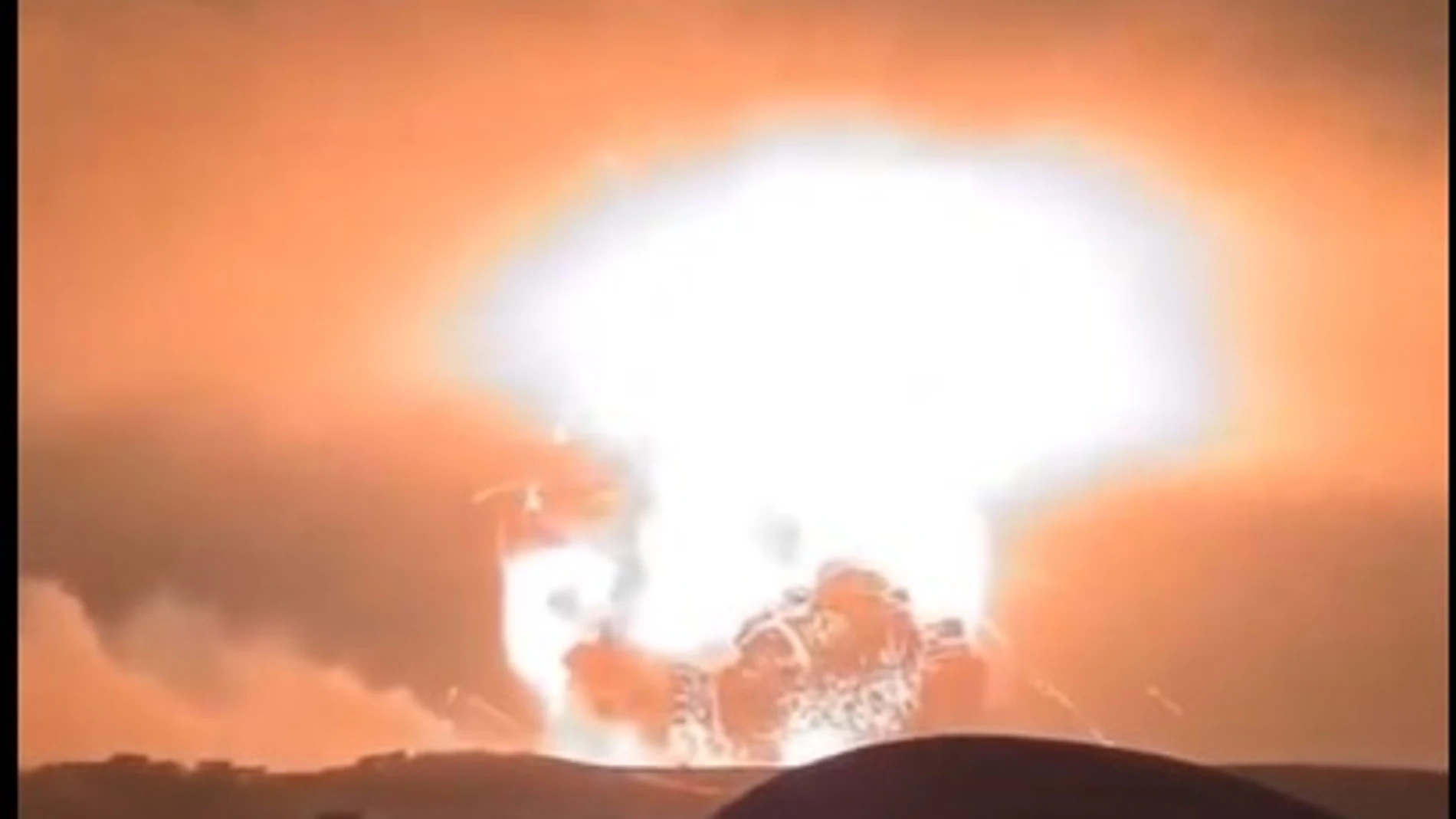 "No es Hiroshima, es Siria": la espectacular explosión de un arsenal de armas por las bombas de Israel