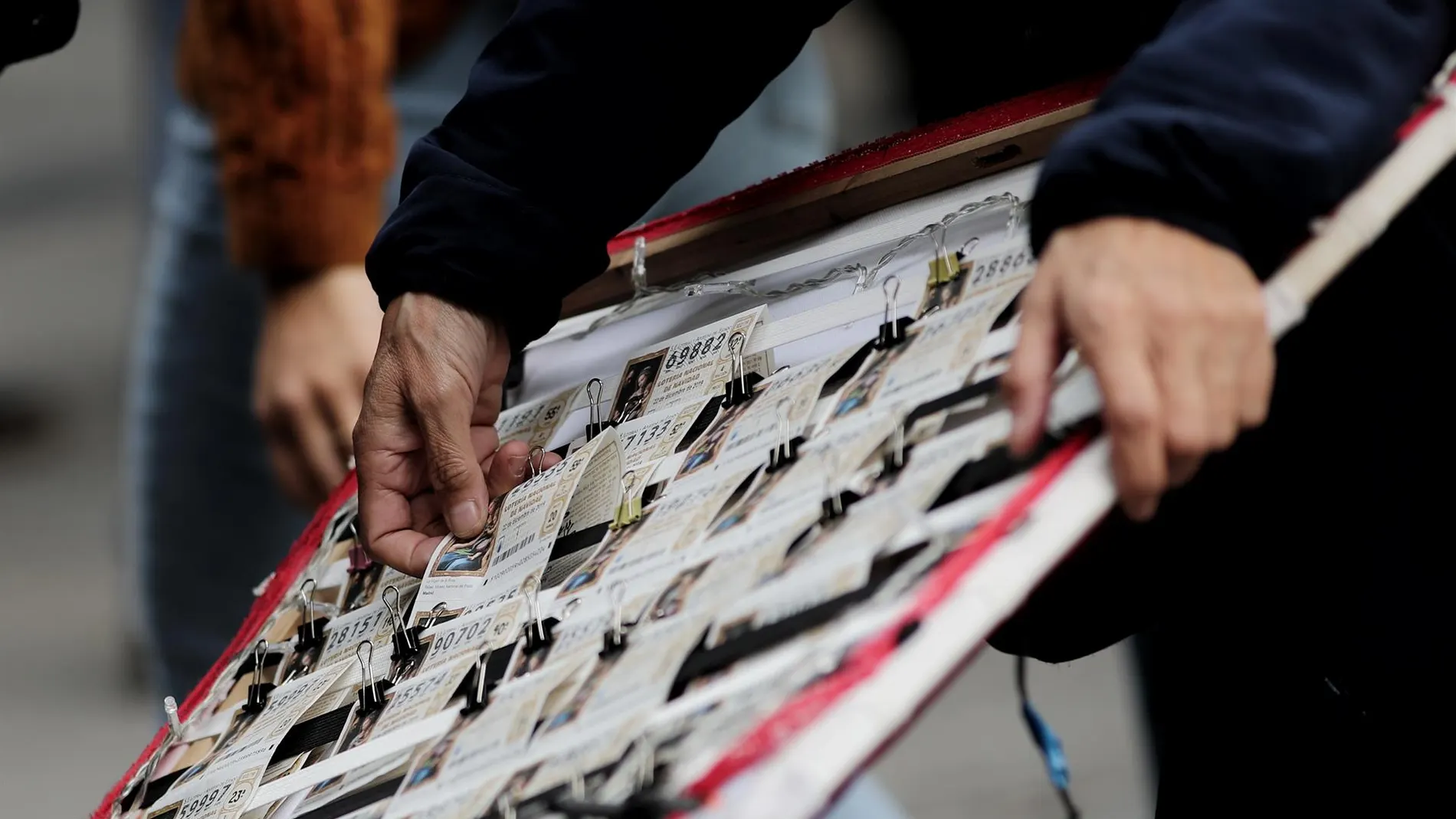 Loteros constatan un "crecimiento" en la venta de la terminación 29 para el sorteo de la lotería de Navidad por la dana