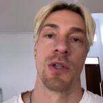 Corey durante su vídeo