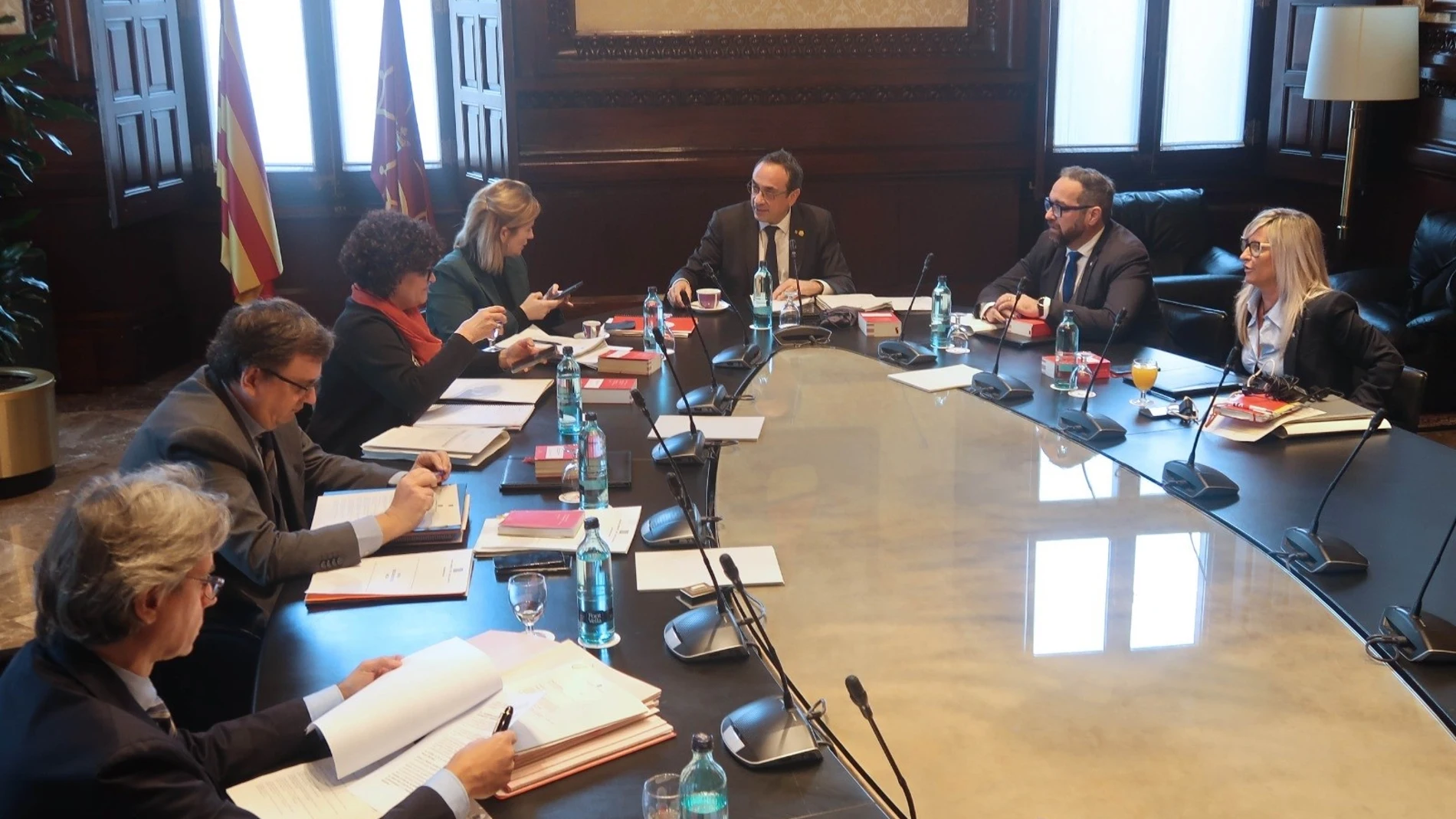 Reunión de la Mesa del Parlament REMITIDA / HANDOUT por Parlament de Catalunya Fotografía remitida a medios de comunicación exclusivamente para ilustrar la noticia a la que hace referencia la imagen, y citando la procedencia de la imagen en la firma 17/12/2024