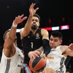 Tavares y Deck intentan obstaculizar a Malcolm