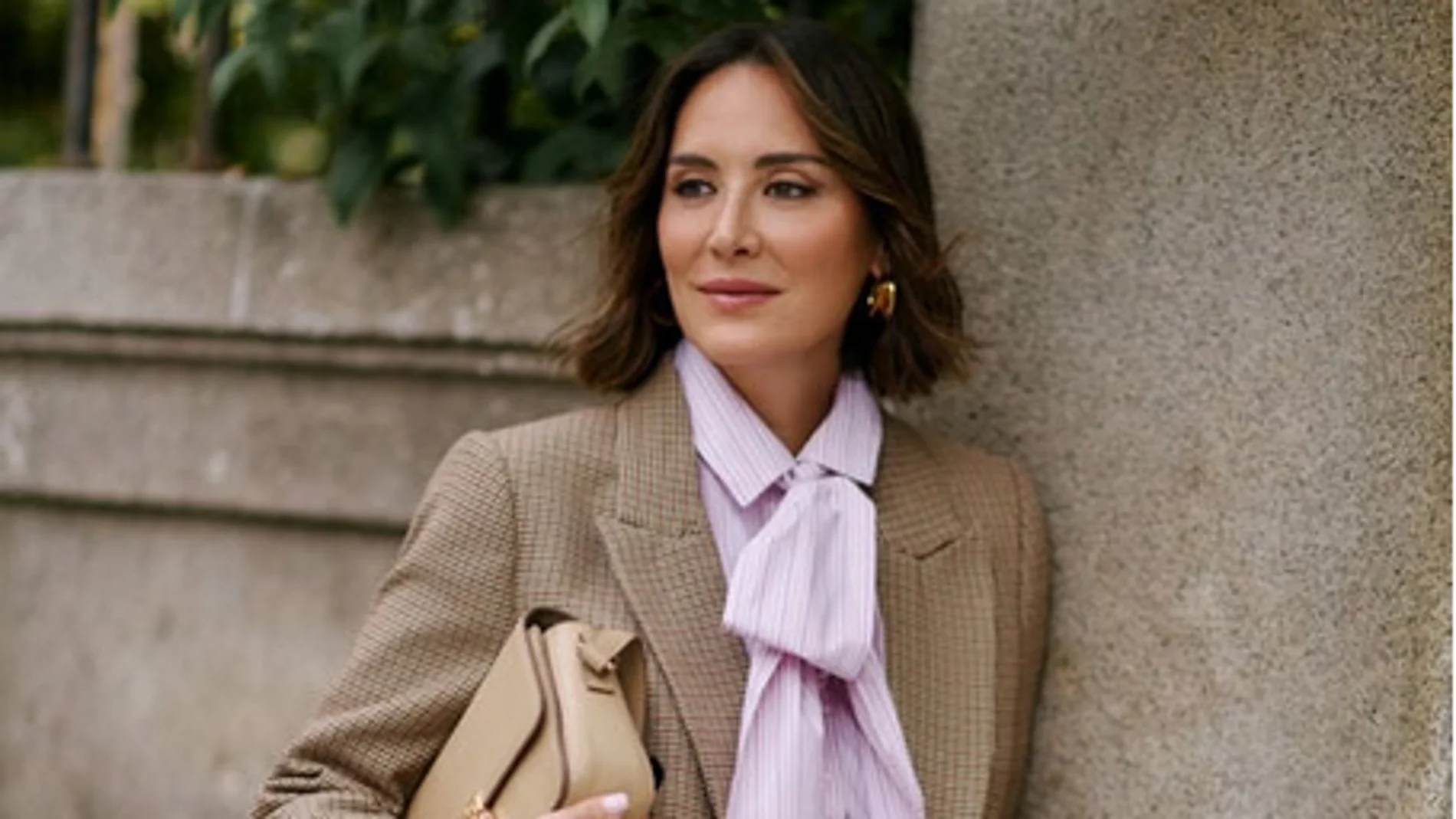 Tamara Falcó con look preppy.