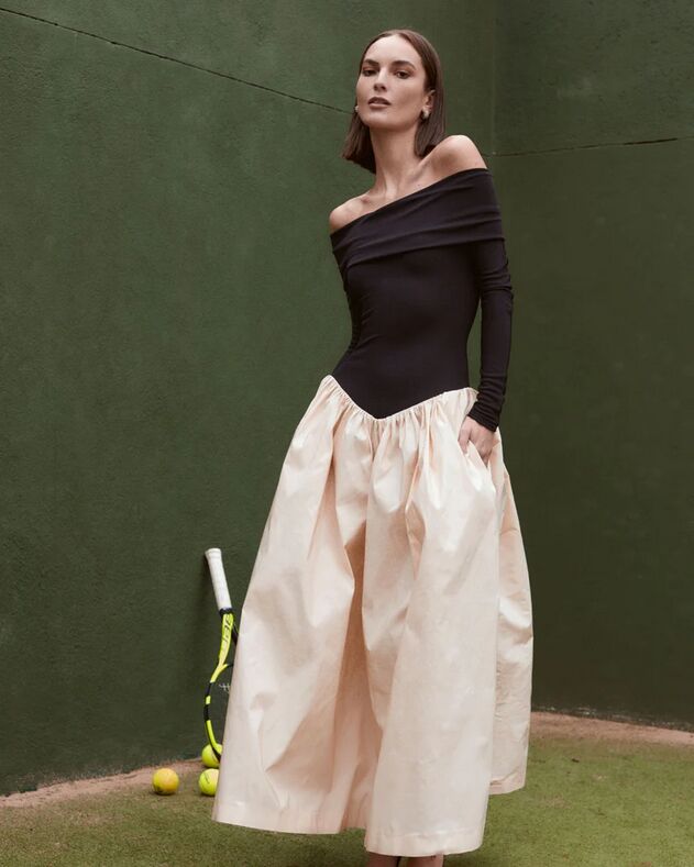 Vestido escote bardot.