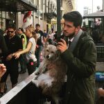 La historia de Max, el perro del anuncio de la Lotería de Navidad que pasó de abandonado a estrella