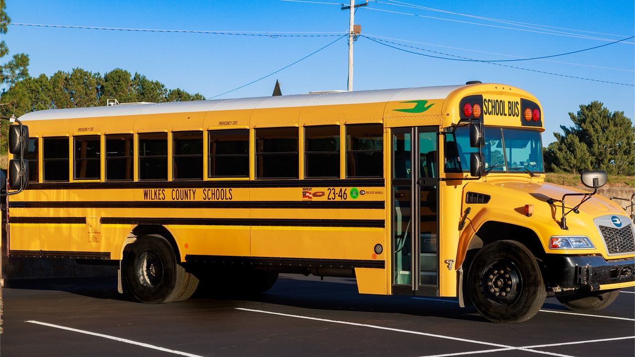 Un niño salva a su madre tras darle una nota al conductor del autobús de su escuela: "Llama al 911"