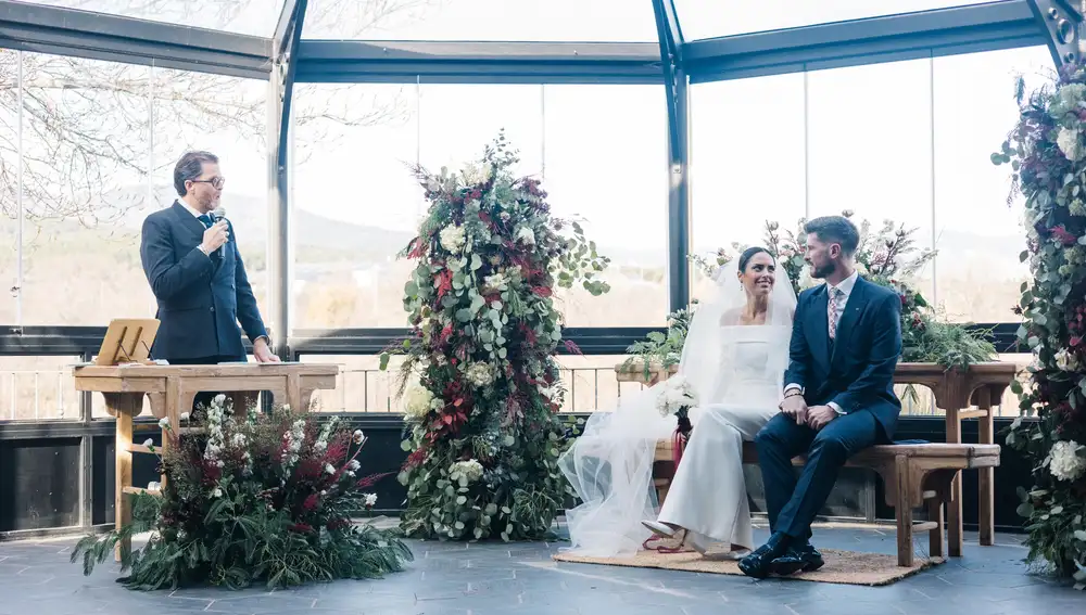 El maestro de ceremonias, Rodolfo McCartney en la boda de Carla Calvo y Quini Álvarez