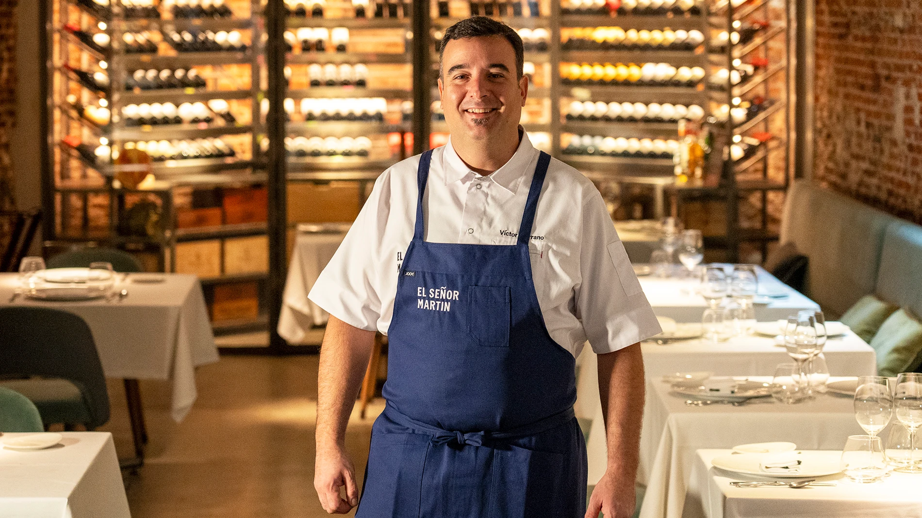 Víctor Serrano está al frente de este espacio en el que comer recetas marinas