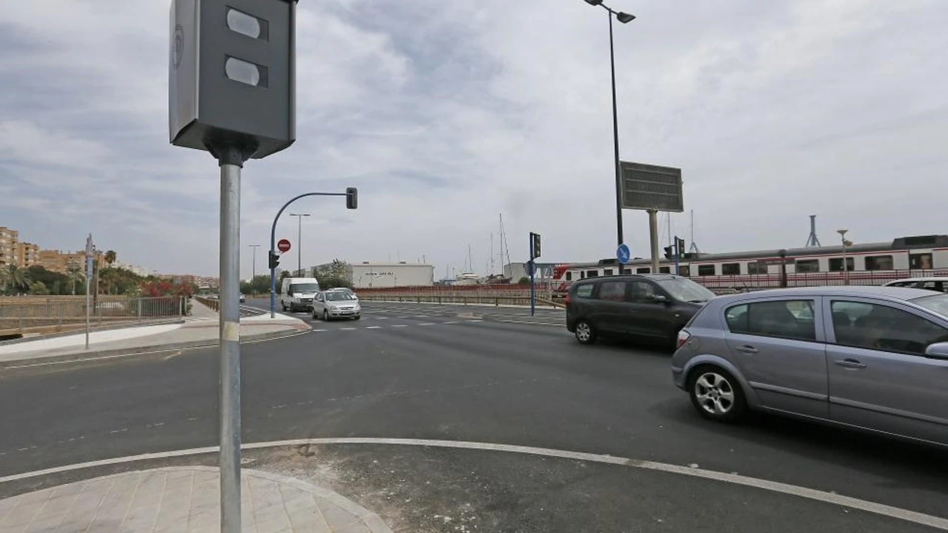 Imagen del radar instalado en la Avenida de Elche