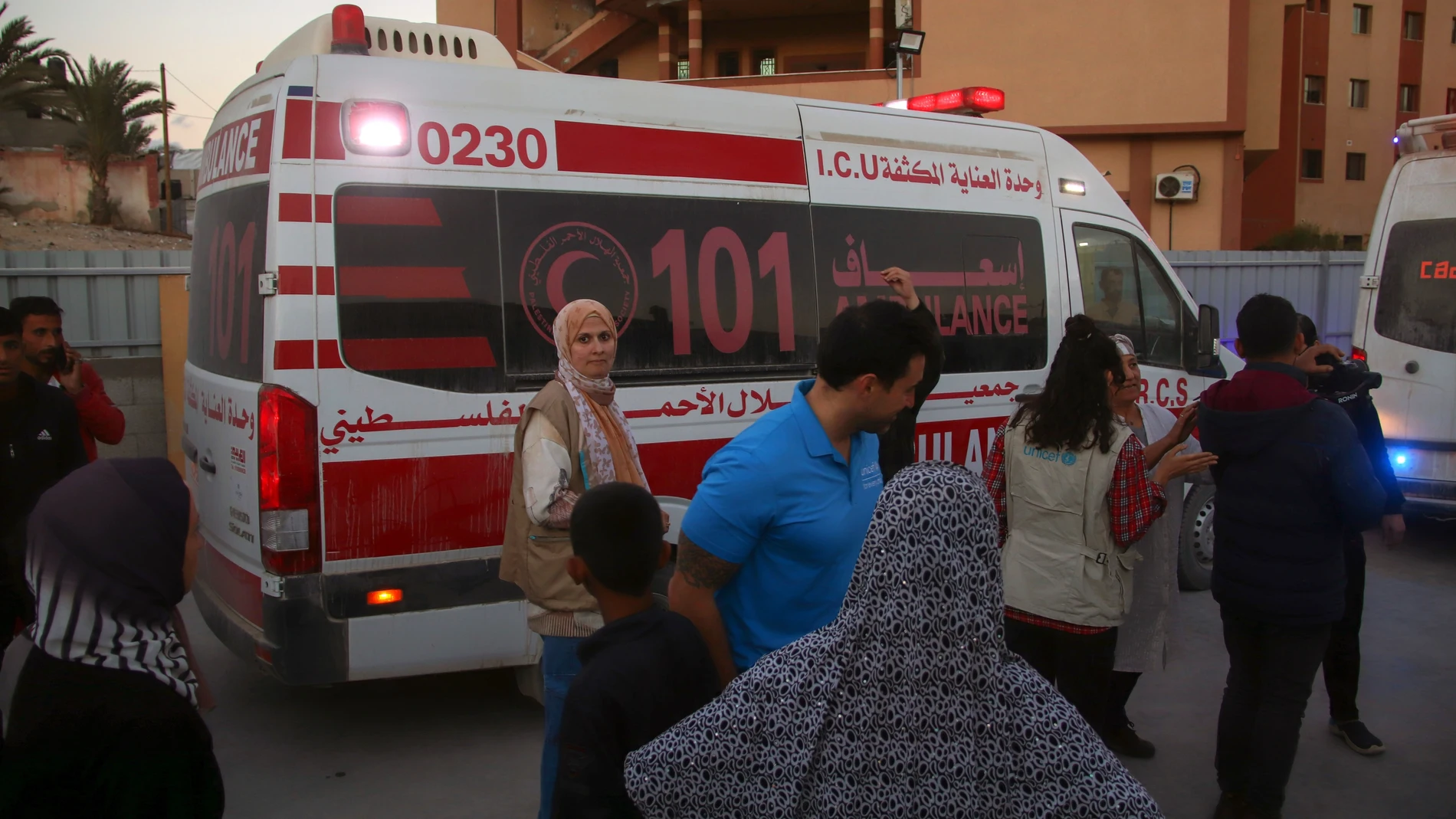 Imagen de archivo de una ambulancia a la entrada de un hospital en la Franja de Gaza.Europa Press/Contacto/Hashem Zimmo18/11/2024 ONLY FOR USE IN SPAIN