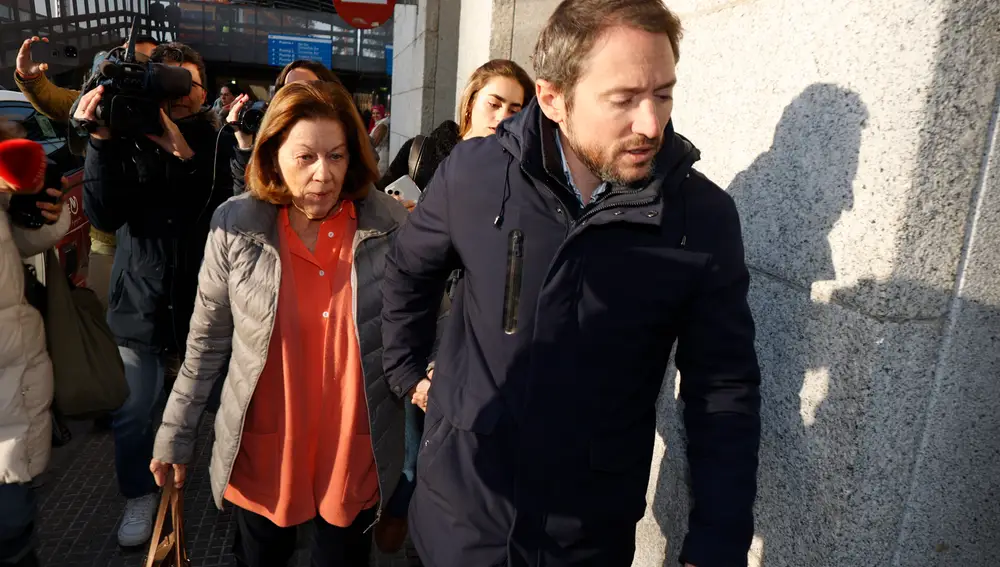 Natalia Figueroa visita a Raphael en el hospital