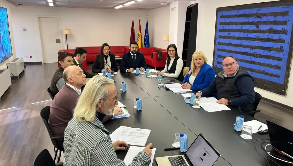 Imagen de la reunión del patronato de la Fundación Cante de las Minas