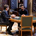 El sindico del PSPV José Muñoz con el presidente Mazón