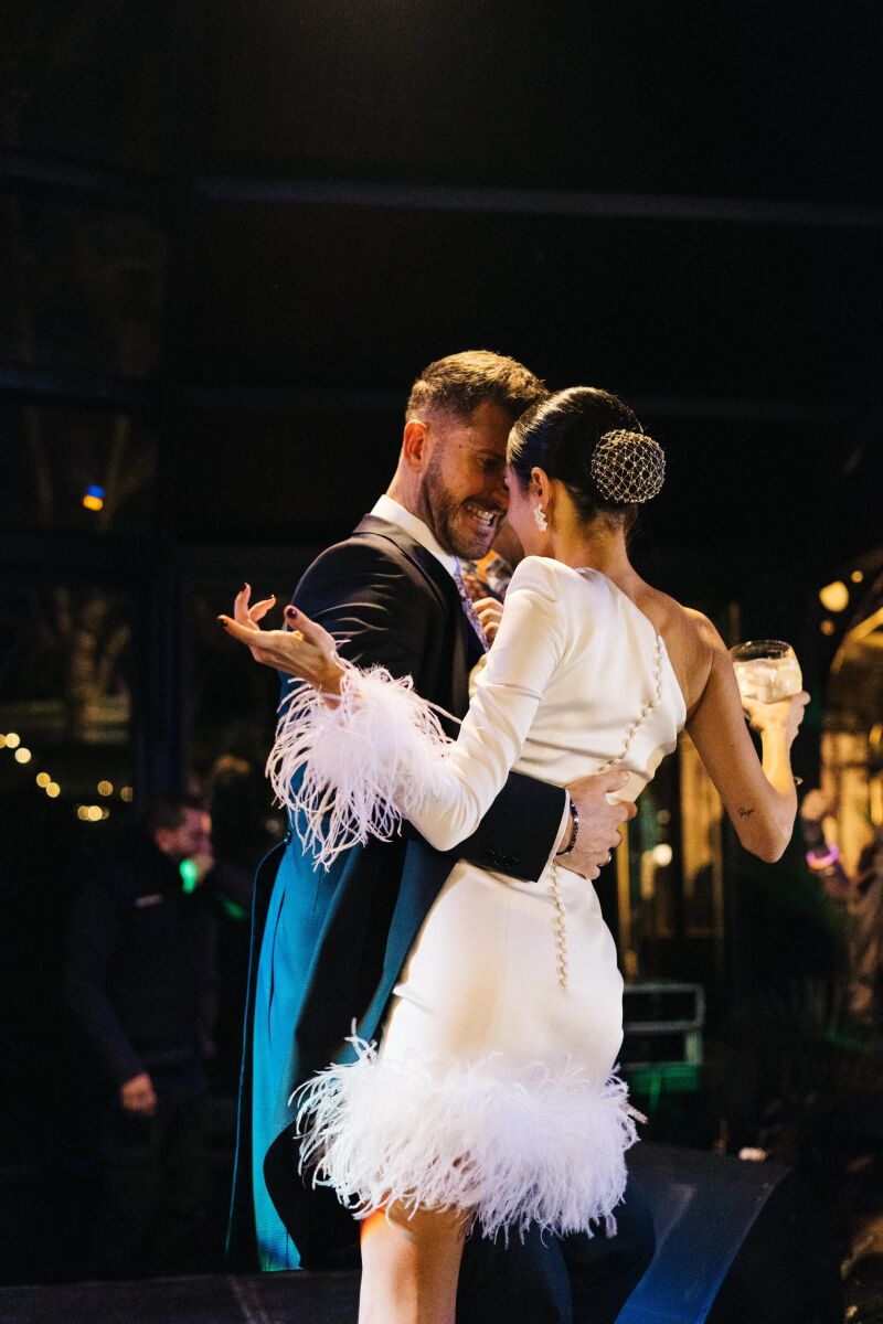 Carla Calvo y Quini Álvarez durante la fiesta posterior a la ceremonia 