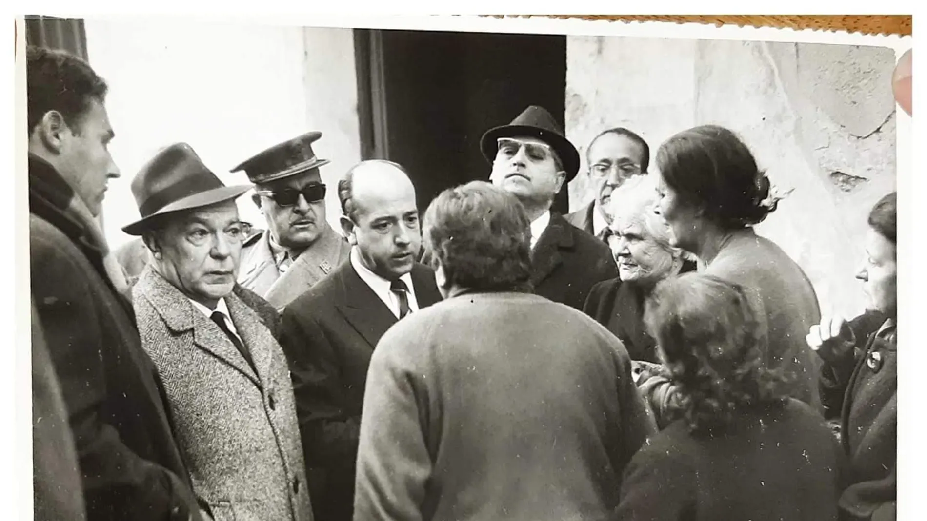 Utrera Molina, en 1967, cuando logró el realojo de once familias sevillanas