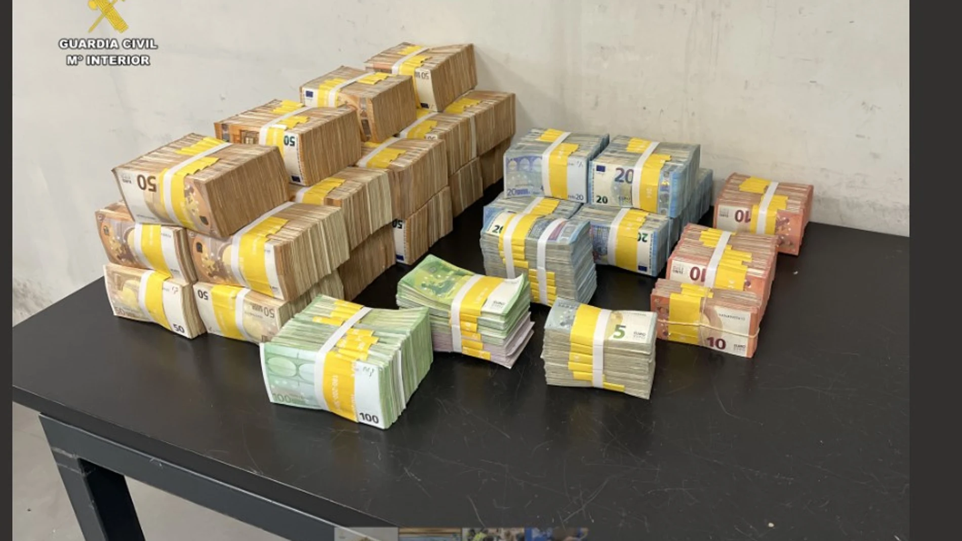 Parte del dinero enefectivo que se ha incautado