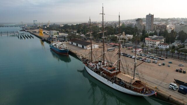 Imagen panor&aacute;mica del Puerto de Huelva