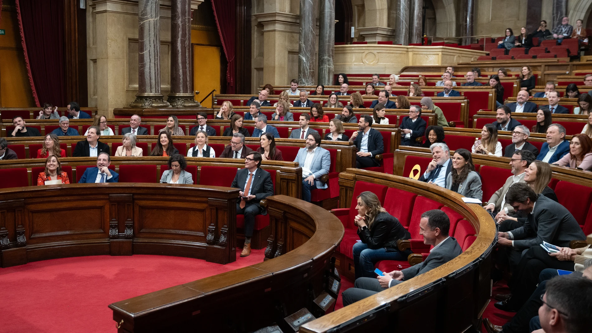 Votaciones durante una sesión en el pleno del Parlament, a 19 de diciembre de 2024, en Barcelona, Cataluña (España). El Parlament ha lamentado las víctimas provocadas por el paso del ciclón 'Chido' por el archipiélago francés de Mayotte, ubicado en el océano Índico entre Madagascar y Mozambique, y se ha solidarizado con los supervivientes. La declaración ha sido firmada por todos los grupos salvo PP, Vox y AC. 19 DICIEMBRE 2024;CICLON;PARLAMENT;CATALUÑA David Zorrakino / Europa Press 19/12...