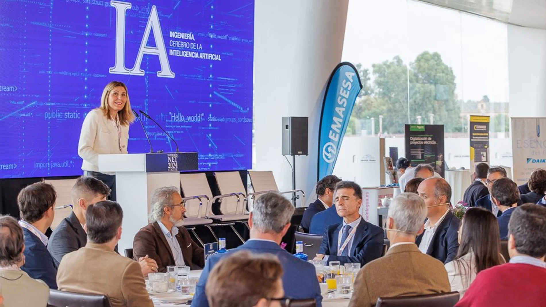 La decana Ana Jáuregui durante la presentación de NetCogitise 2024