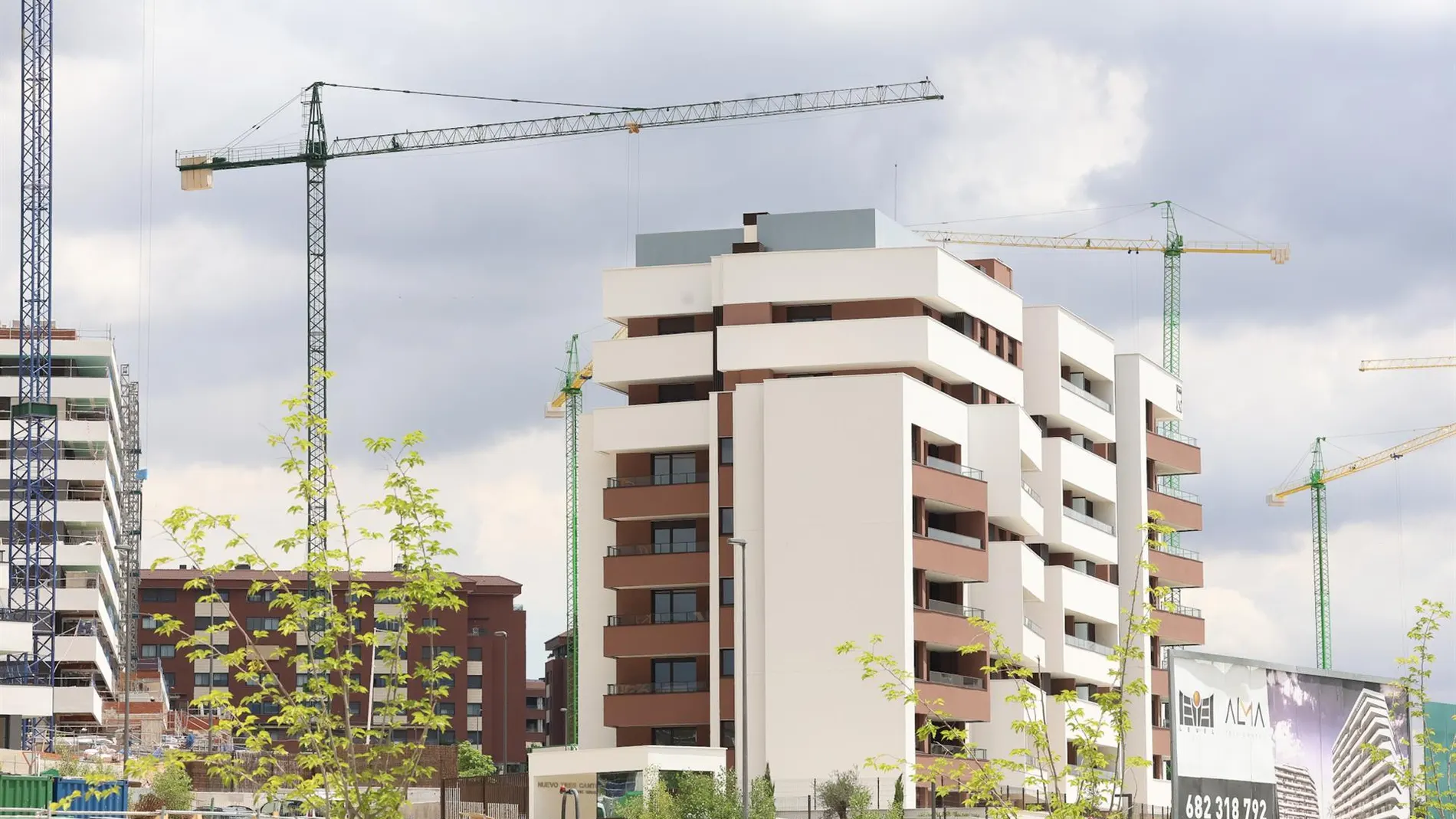 Economía.- (AMP) La firma de hipotecas sobre viviendas se dispara un 60,8% en octubre y el interés medio baja al 3,12%