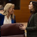 Ayuso ve a Sánchez "acorralado por corrupción" y le acusa de "destrozar la democracia": "Es una vergüenza para España"