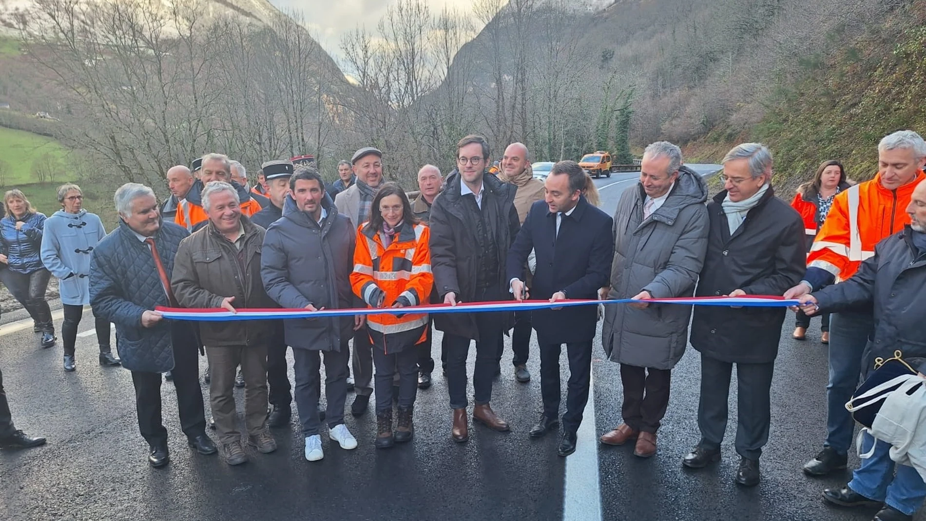 Reinauguración de la carretera RN134 francesa. REMITIDA / HANDOUT por DELEGACIÓN DEL GOBIERNO EN ARAGÓN Fotografía remitida a medios de comunicación exclusivamente para ilustrar la noticia a la que hace referencia la imagen, y citando la procedencia de la imagen en la firma 20/12/2024