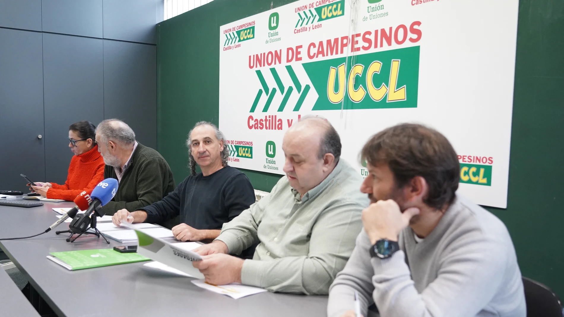 Rueda de prensa ofrecida por UCCL