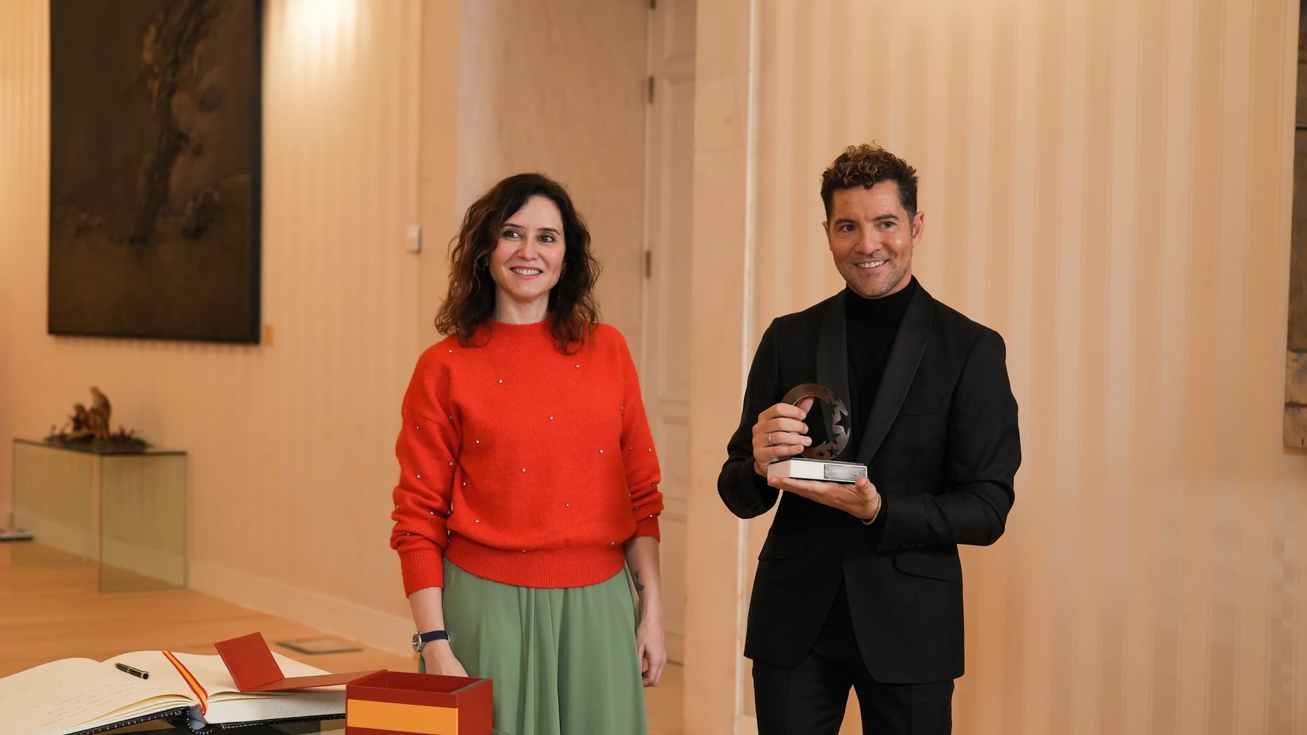 El look de Ayuso con David Bisbal.
