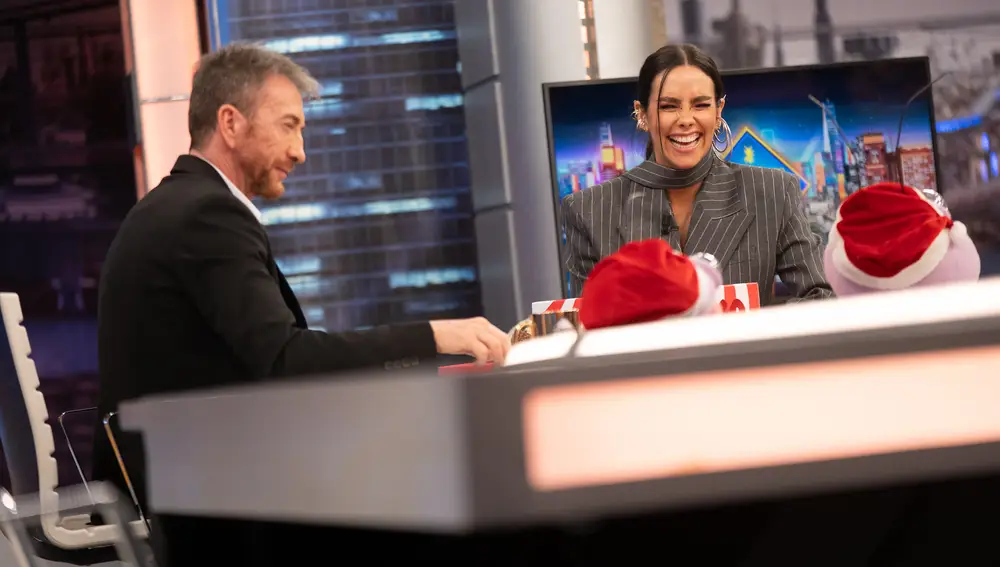 Cristina Pedroche fue la última invitada de 2024, y desveló detalles inéditos sobre el vestido de las Campanadas de Antena 3