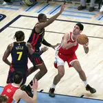 Santi Aldama, en un partido ante los Warriors